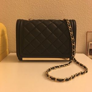[ Aldo] Black Quilted Chain Strap Purse